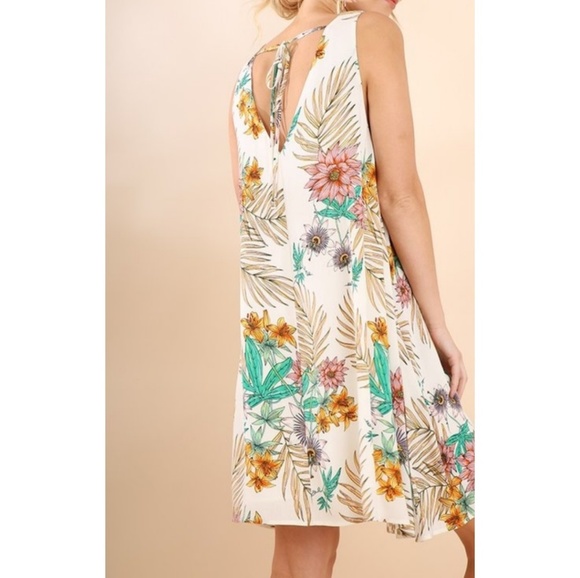 🆕🌿TROPICAL FLORAL SHIFT DRESS🌿 - Picture 2 of 5